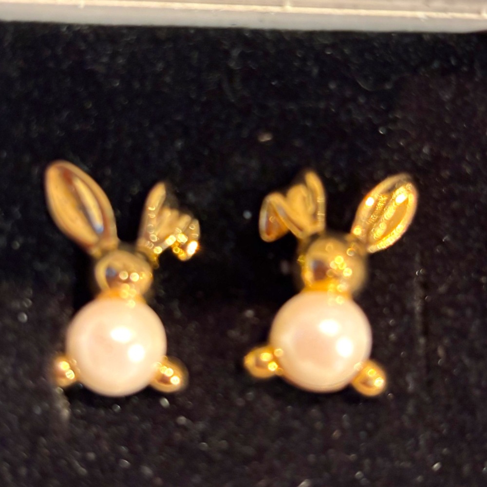 Vintage 1994 Avon Pearly Bunny Pierced Earrings Gold Tone Faux Pearl Studs Boxed